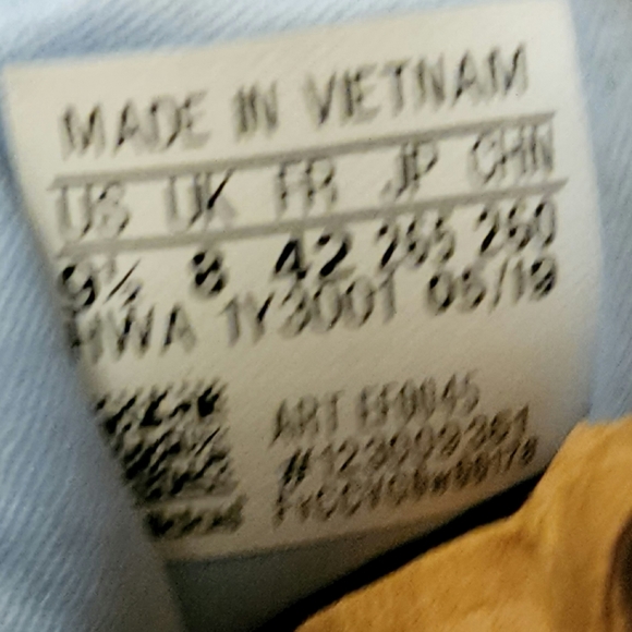 Adidas Cloudfoam - Size 9.5 - Picture 8 of 11